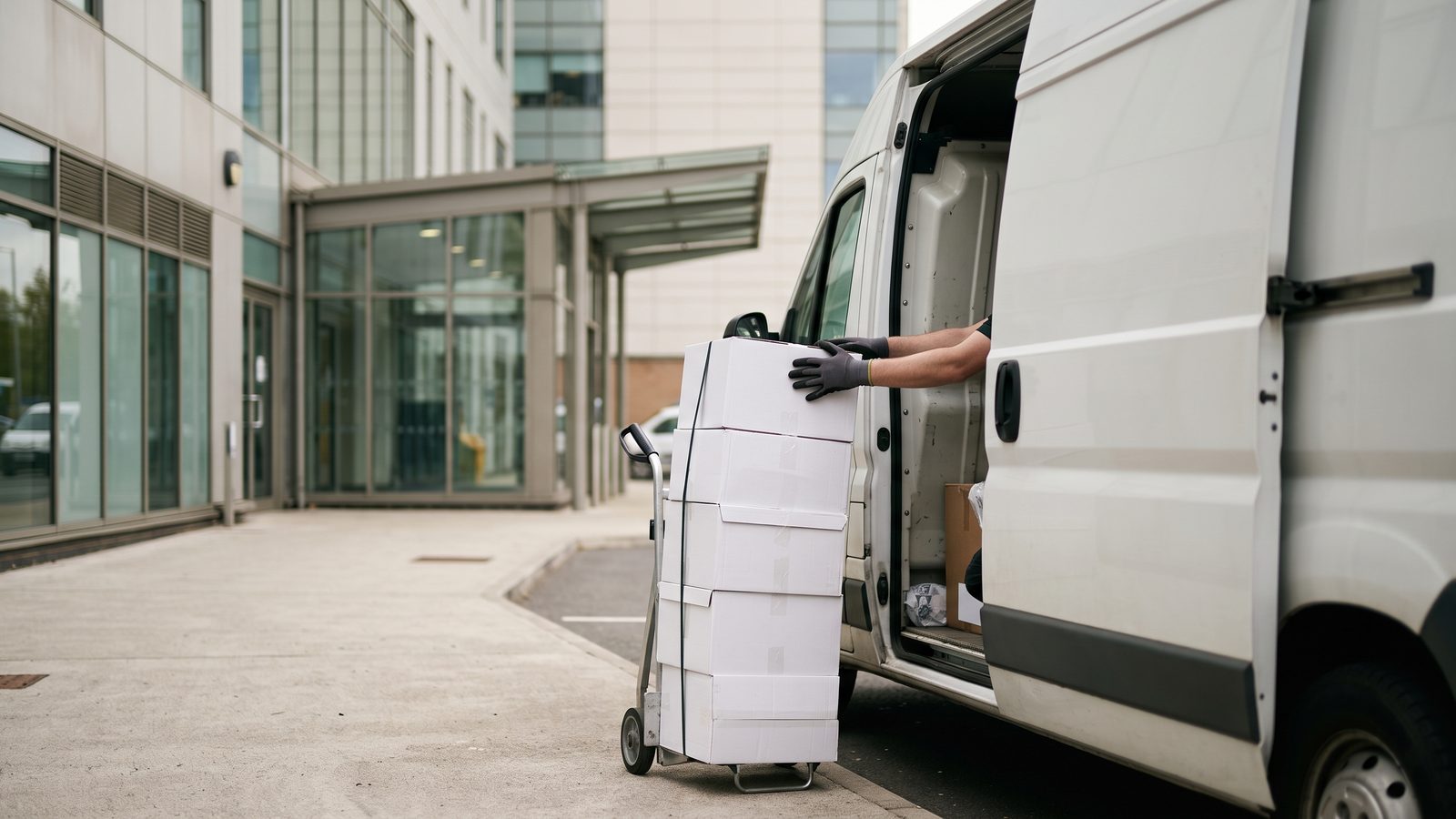 medical courier Birmingham delivery to healthcare destinations